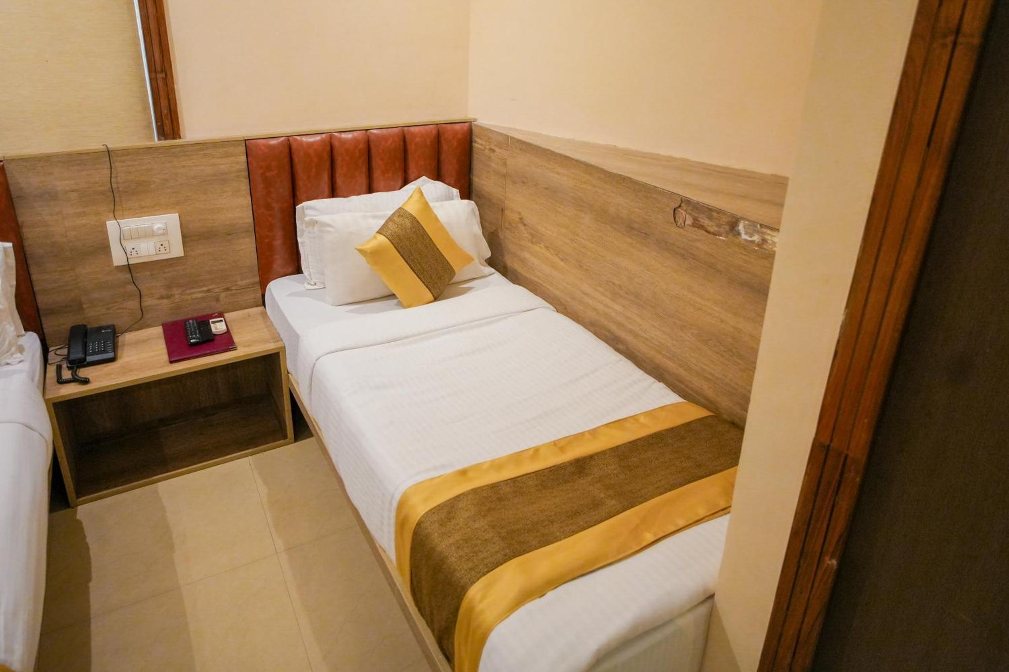 Hotel Skylink Hospitality Mahalaxmi Βομβάη Εξωτερικό φωτογραφία