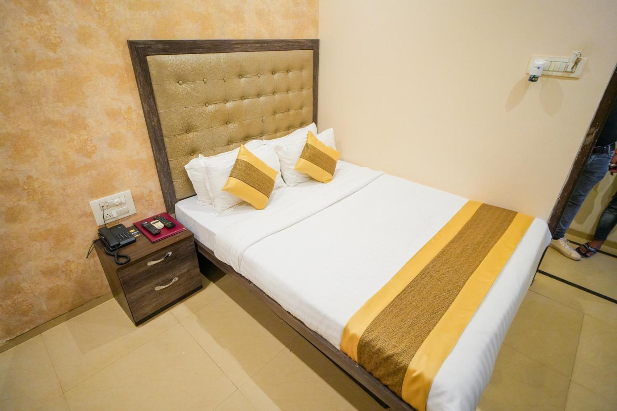 Hotel Skylink Hospitality Mahalaxmi Βομβάη Εξωτερικό φωτογραφία